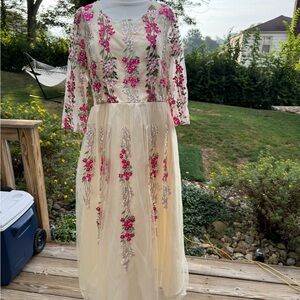 Vicky and Lucas Women's l Cream Lace with Floral Embroidery Midi Dress